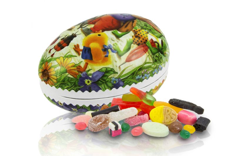 Färgglatt påskägg med blandat godis - 680 g